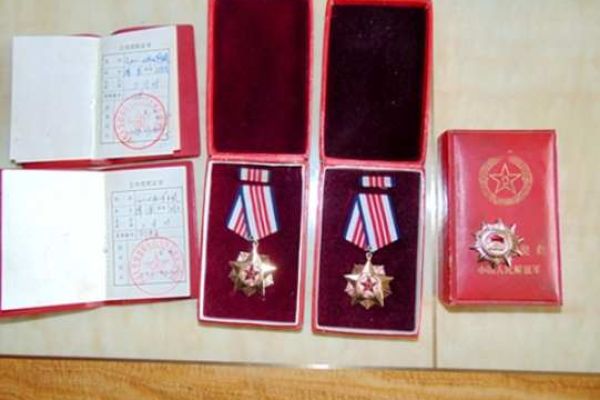 铆钉与墨迹&mdash;&mdash; 一名铁道兵的青春记忆