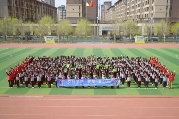 河北雄安公安丨沉浸式学交规 靶向化讲禁毒