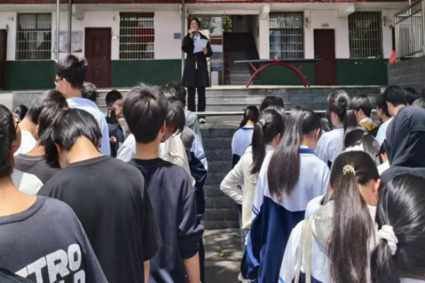 &ldquo;拥抱自然，体验生活，团结协作，快乐成长&rdquo;&mdash;&mdash;湖南武冈市武思高级中学开展户外野炊烧烤实践活动