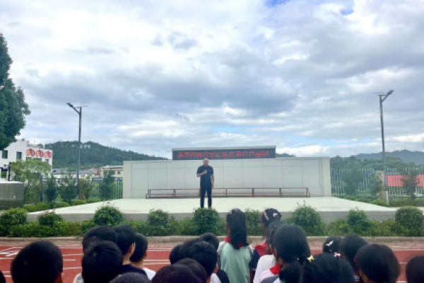 追寻开国将军足迹 传承红色基因 &mdash;&mdash; 江西信丰县铁石口镇中心小学关工委开展红色主题教育系列活动纪实