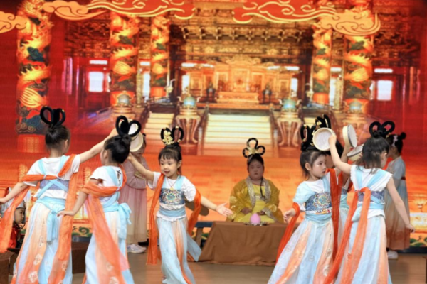 童趣飞扬庆六一 乐享成长好时光&mdash;&mdash;江苏如东经济开发区中心幼儿园六一儿童节系列活动纪实