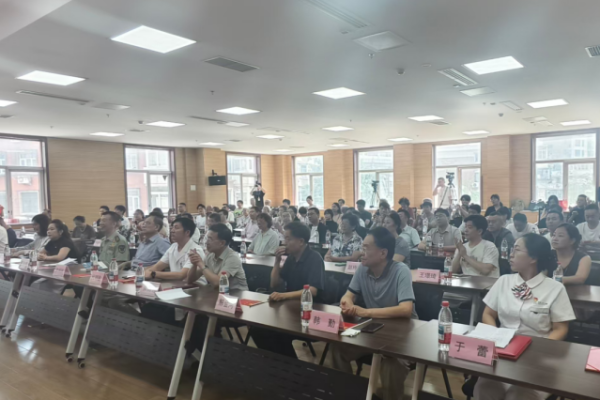八一军旗别样红 热血献礼敬老兵&mdash;&mdash;纪念红军长征胜利 90 周年暨慰问军休干部座谈在津举行