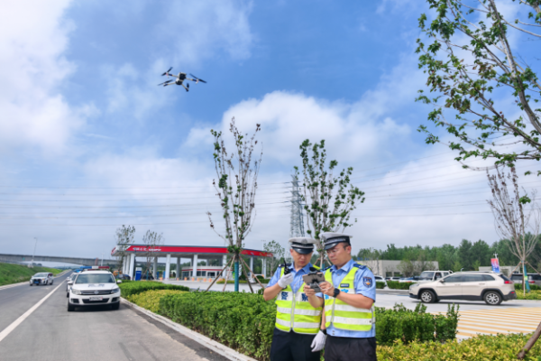 智构立体防控网 联筑高速平安路｜青岛公安交管董胶高速大队深耕交通治理提质增效