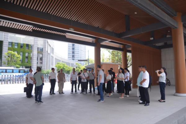 携手搭建彩虹桥  同心共筑教育梦&mdash;&mdash;江苏民进&ldquo;彩虹行动&rdquo;西部校长调研活动走进无锡市东林中学