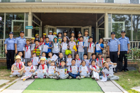 警营研学拓新径 场景普法护成长｜青岛市南公安深耕&ldquo;警校家社&rdquo;共育新模式